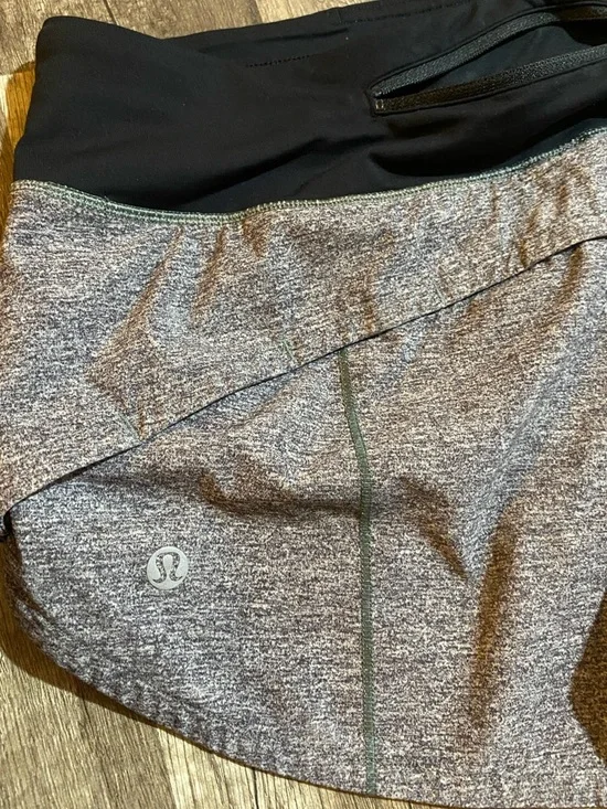 lululemon athletica Heathered Gray Shorts with Black Waistband - Picture 4 of 7